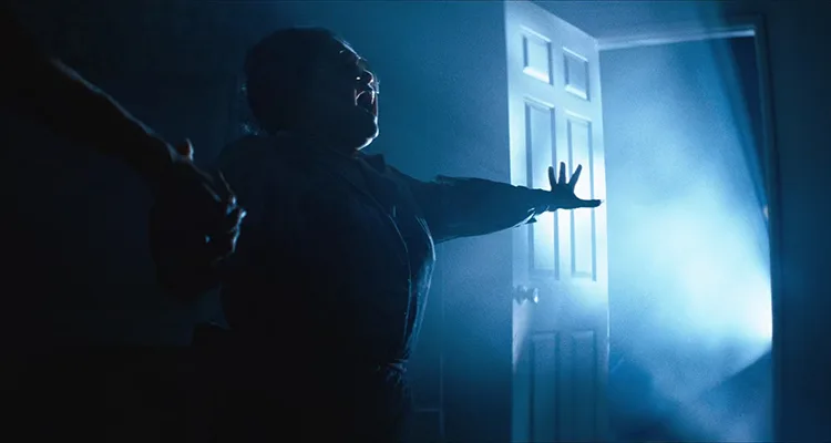 Poltergeist 1982 Movie Scene Zelda Rubinstein as Tangina trying to communicate with the spirits inside the house