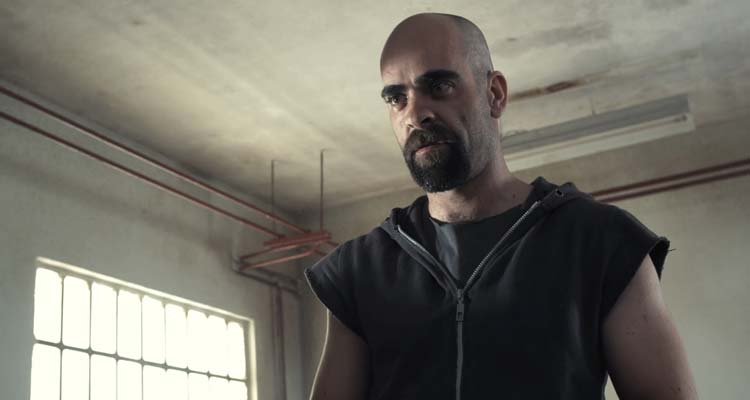 Celda 211 AKA Cell 211 Movie 2009 Scene Luis Tosar as Malamadre leading a prison riot