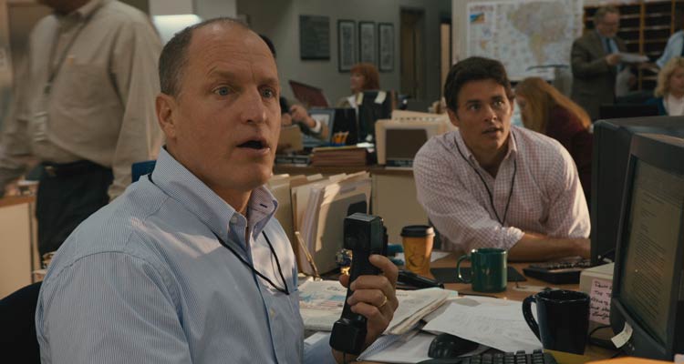 Shock and Awe 2017 Movie Scene Woody Harrelson as Jonathan Landay and James Marsden as Warren Strobel in the newsroom surprised