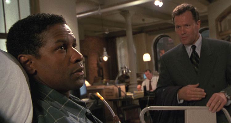 The Bone Collector 1999 Movie Scene Denzel Washington as Lincoln Rhyme and Michael Rooker as Captain Howard Cheney trying to catch the serial killer