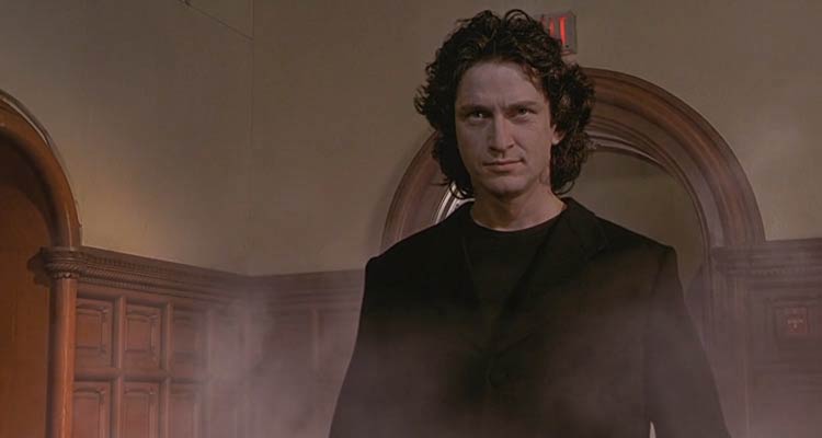 Dracula 2000 Movie Scene Gerard Butler as Dracula, the vampire entering a church