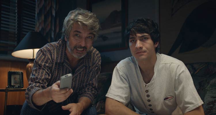 Heroic Losers 2019 Movie Scene Ricardo Darín as Fermín Perlassi showing Chino Darín as Rodrigo how they can pull off the robbery or the heist