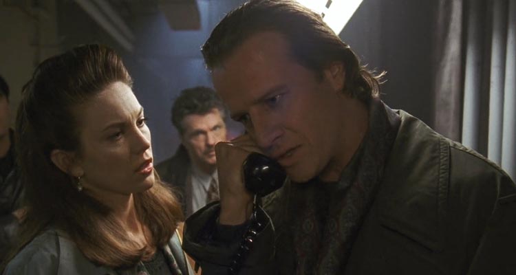 Knight Moves 1992 Movie Scene Christopher Lambert as Peter Sanderson talking to the killer with Tom Skerritt as Frank and Diane Lane as Kathy