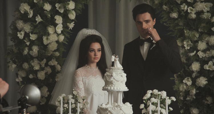 Priscilla 2023 Movie Scene Cailee Spaeny as Priscilla and Jacob Elordi as Elvis on their wedding day