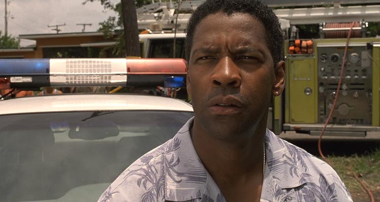 Out of Time 2003 Movie Scene Denzel Washington as Matt Lee Whitlock realizing he's been tricked and that the money is gone