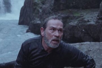 The Hunted 2003 Movie Scene Tommy Lee Jones as L.T. Bonham on the bank of the river looking for his target